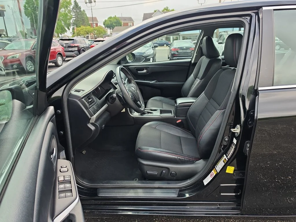 Used 2017 Black Toyota SE image 9