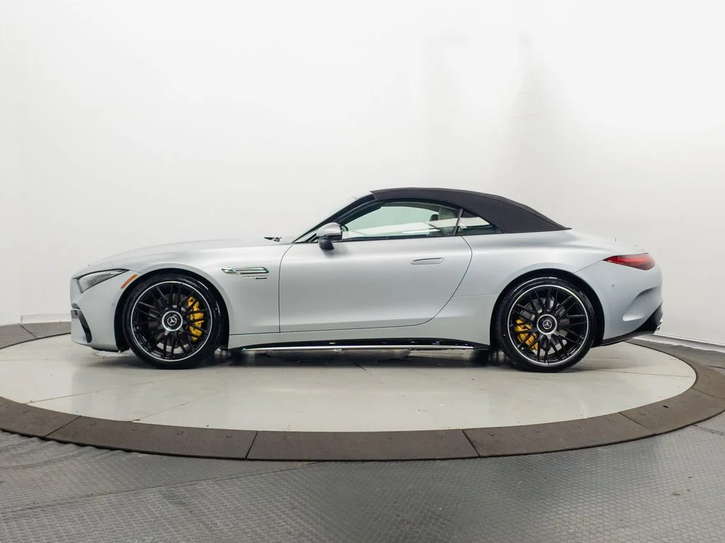 Certified Used 2025 MANUFAKTUR Cirrus Silver MAGNO Mercedes-Benz SL 63 AMG® image 4