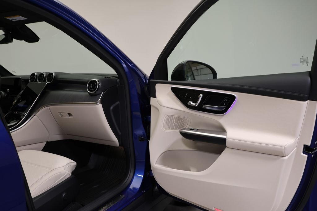 Used 2027 Starling Blue Metallic Mercedes-Benz GLC 300 image 46