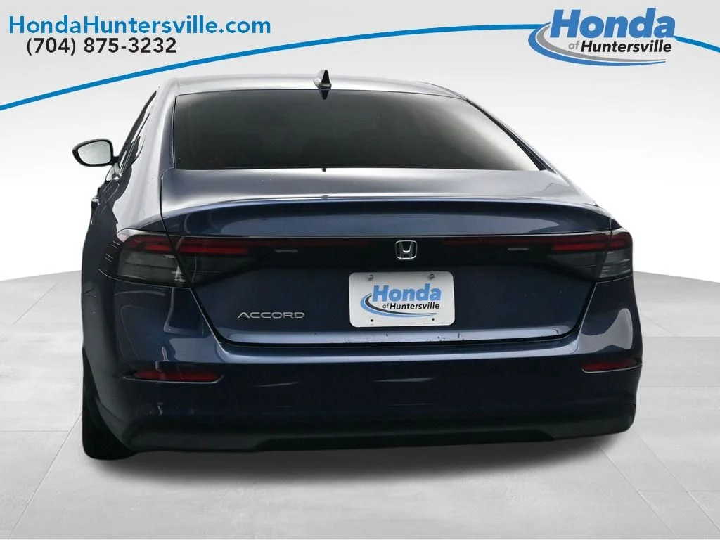 Used 2025  Honda SE image 7
