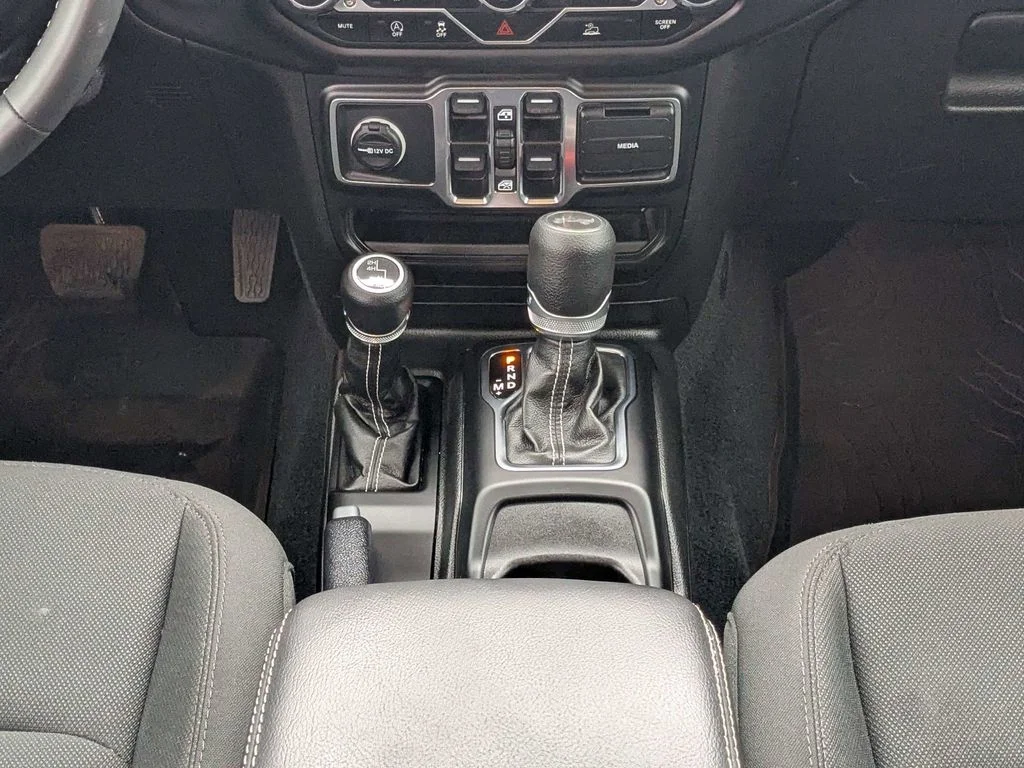 Used 2023 Gray Jeep Sahara image 17