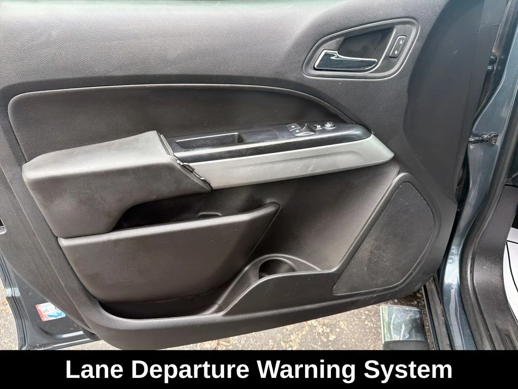 Used 2020 Shadow Gray Metallic Chevrolet LT image 12