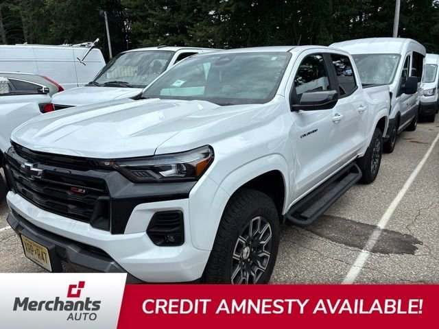 Used 2025 White Chevrolet Z71 image 2