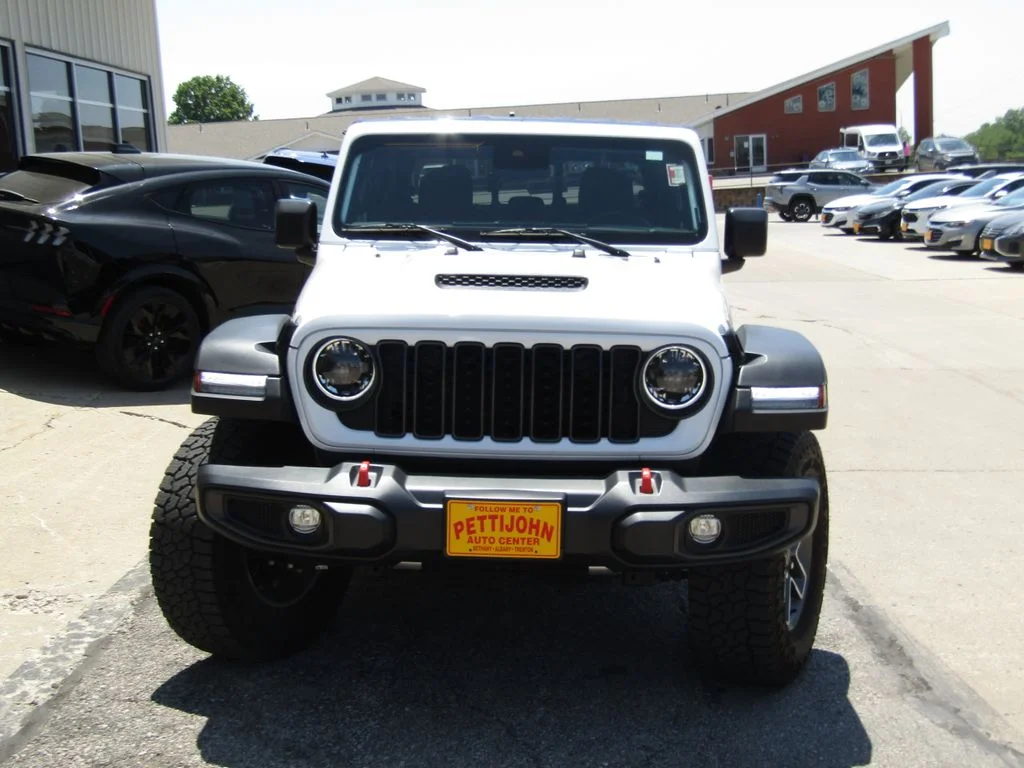Used 2024 White Jeep Mojave image 13