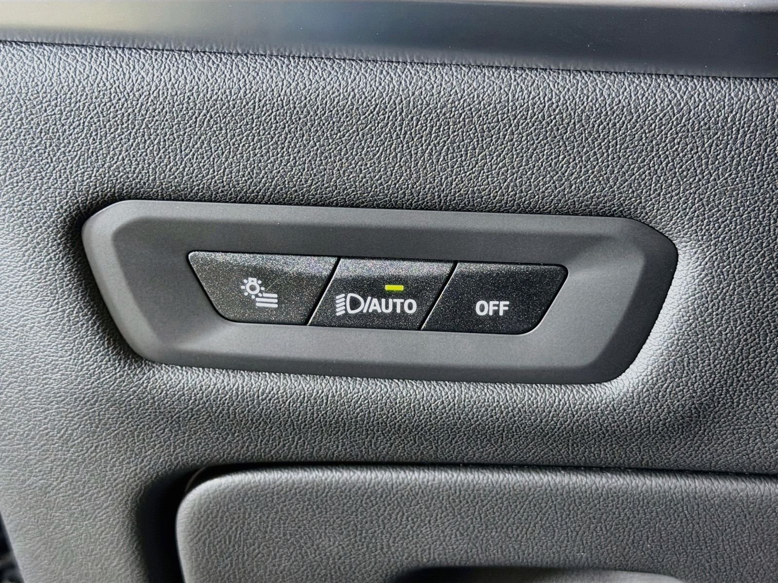 New 2026 Black Sapphire Metallic BMW sDrive40i image 10