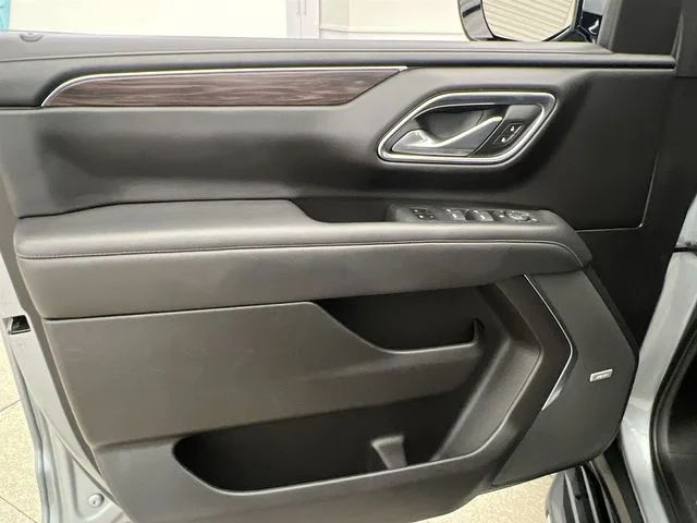 Used 2023 Gray Chevrolet LT image 21