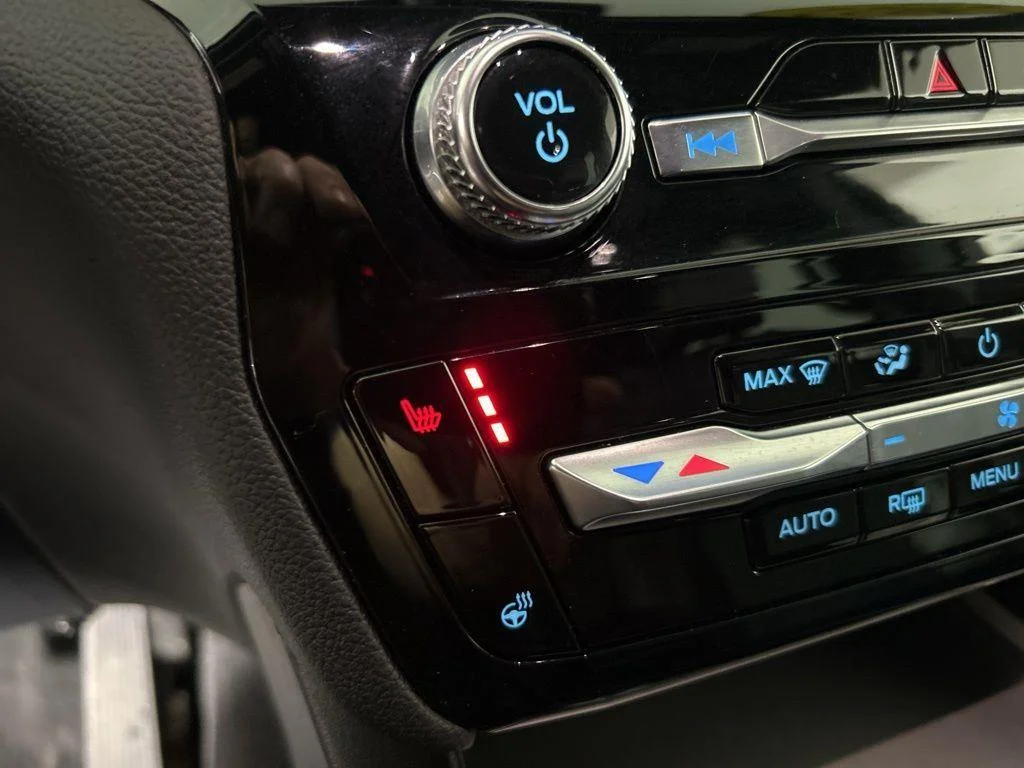 Used 2022 Black Metallic Ford ST-Line image 27
