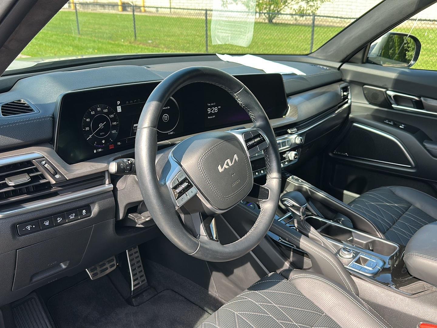 Certified Used 2025 Wolf Gray Kia SX-Prestige X-Line image 10