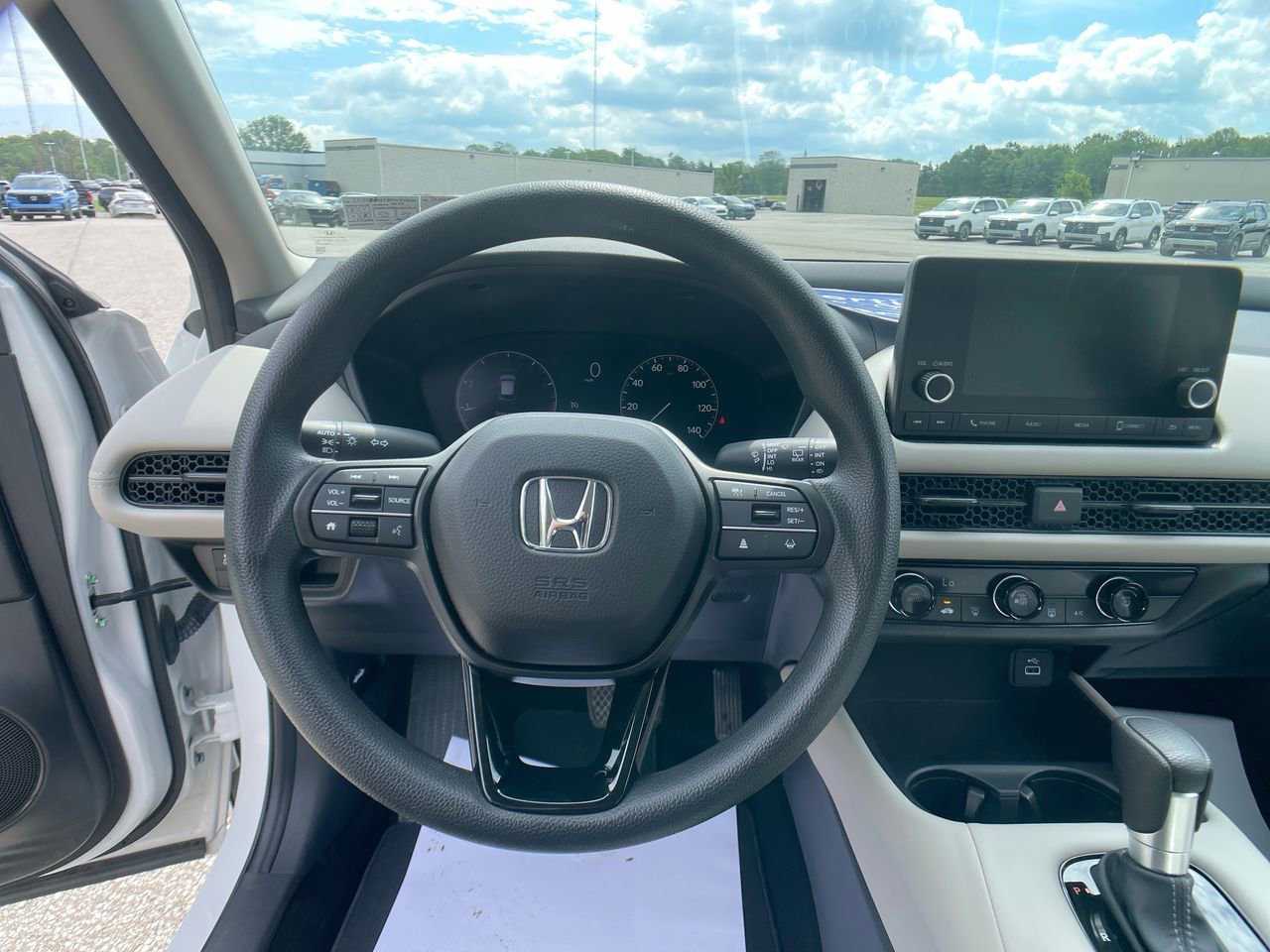 Used 2024 Platinum White Pearl Honda 5DR AWD LX image 38