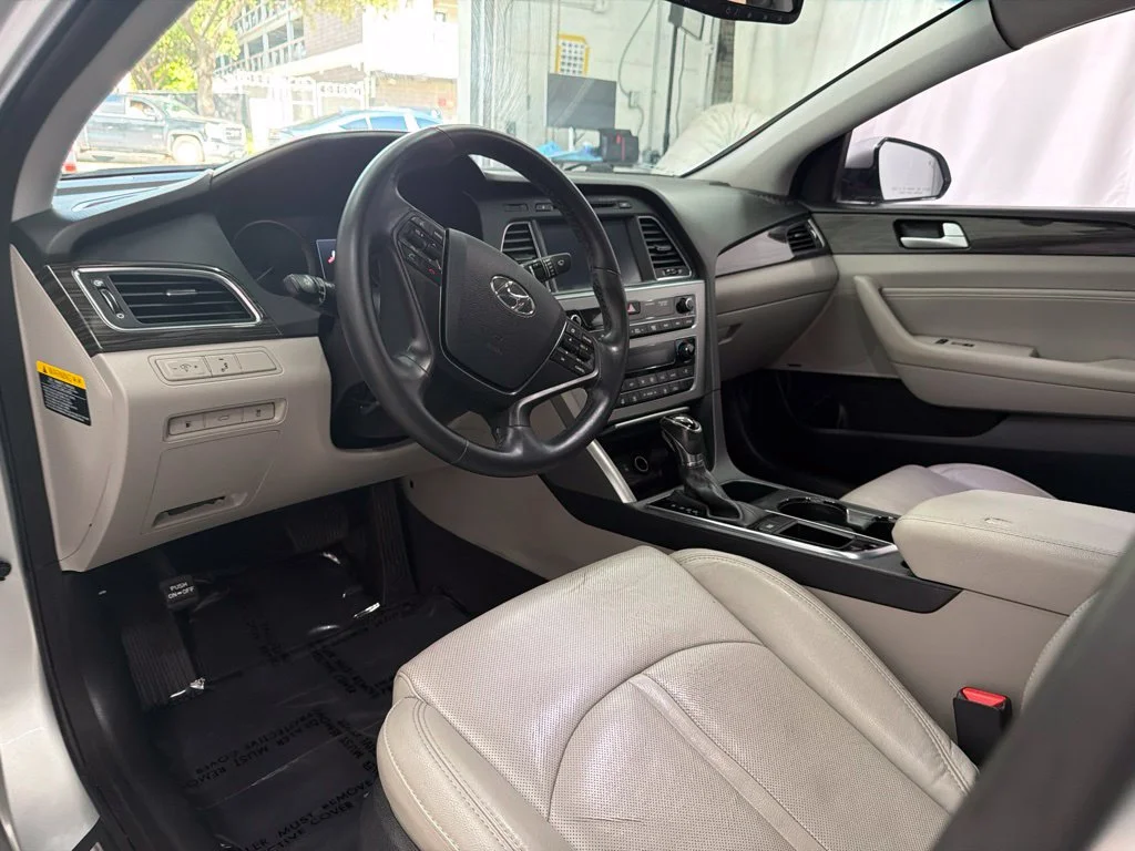 Used 2015 Silver Hyundai Limited image 14