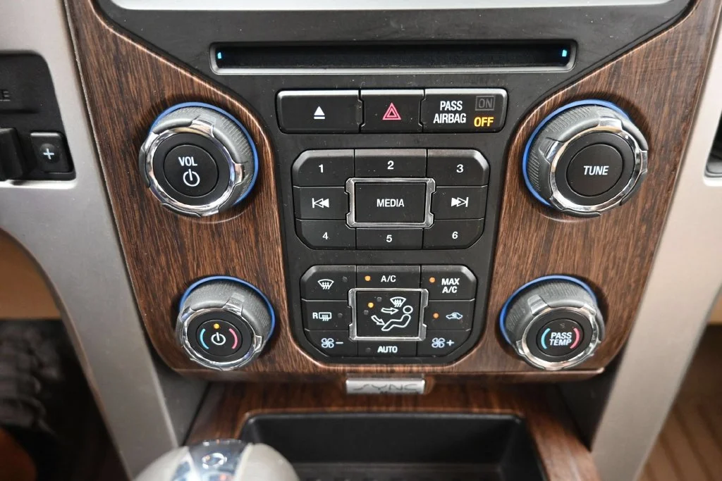 Used 2014  Ford Lariat image 20