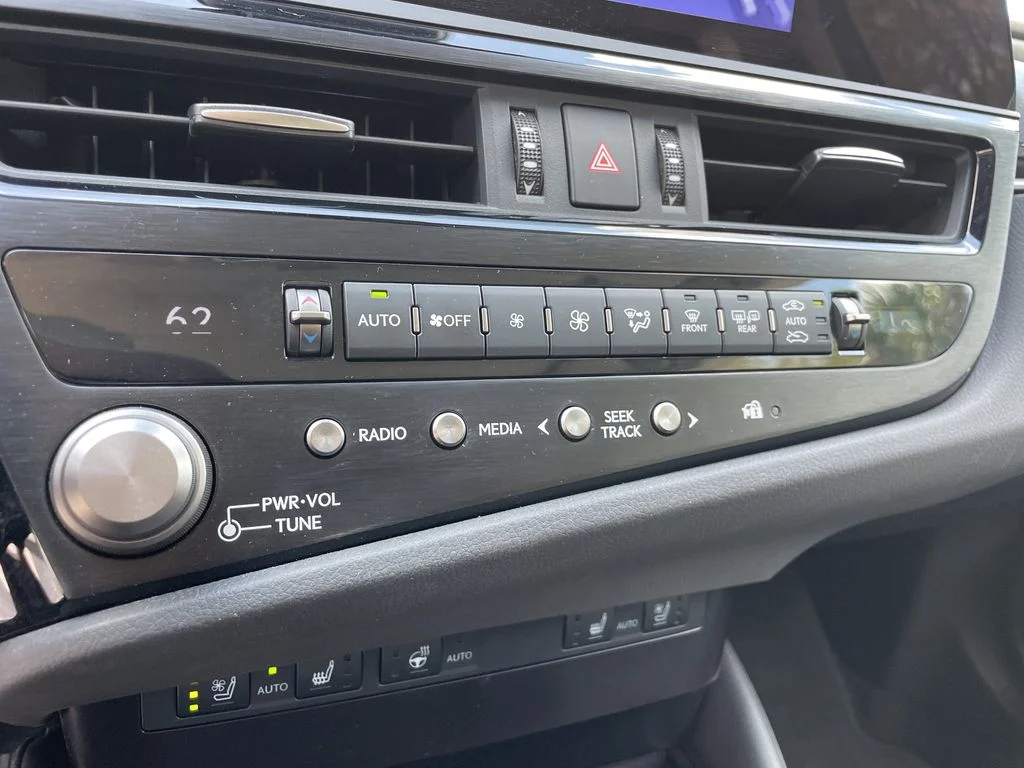 Used 2023 White Lexus 350 image 23