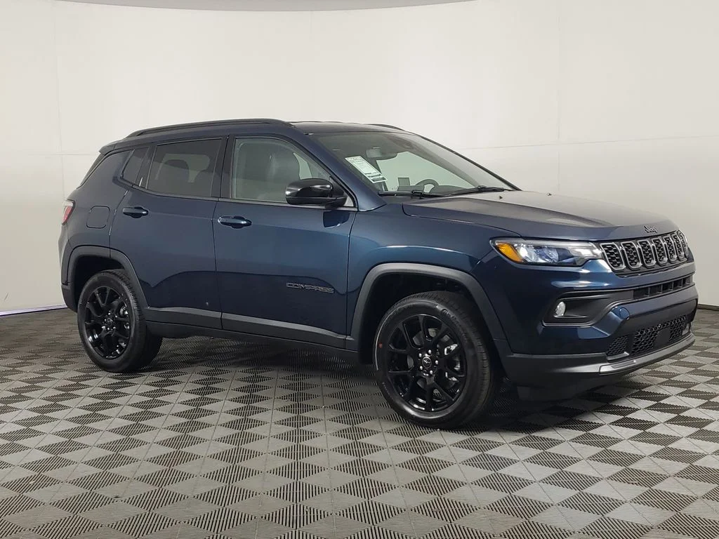 New 2026 Fathom Blue Pearl-Coat Exterior Paint Jeep Latitude image 2