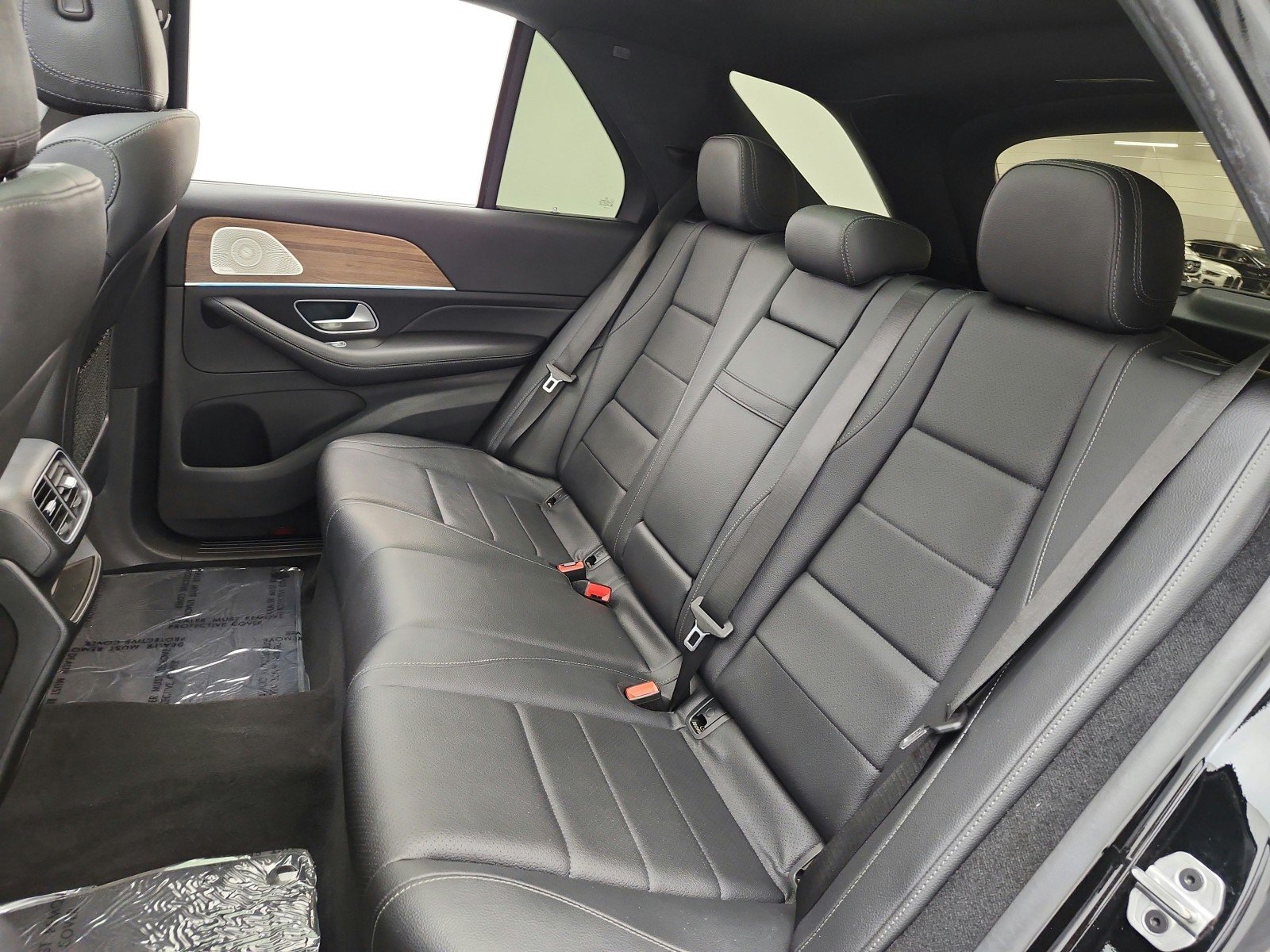 Used 2022 Black Mercedes-Benz GLE 450 4MATIC® SUV image 16