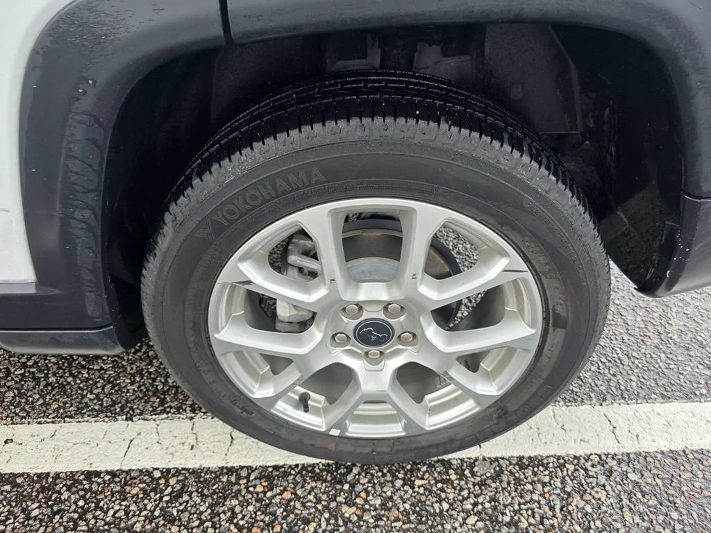 Used 2025 White Jeep Limited 4x4 image 29
