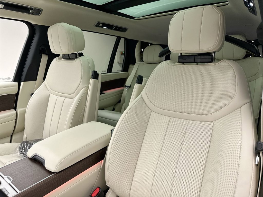 New 2027 Fuji White Land Rover SE image 10