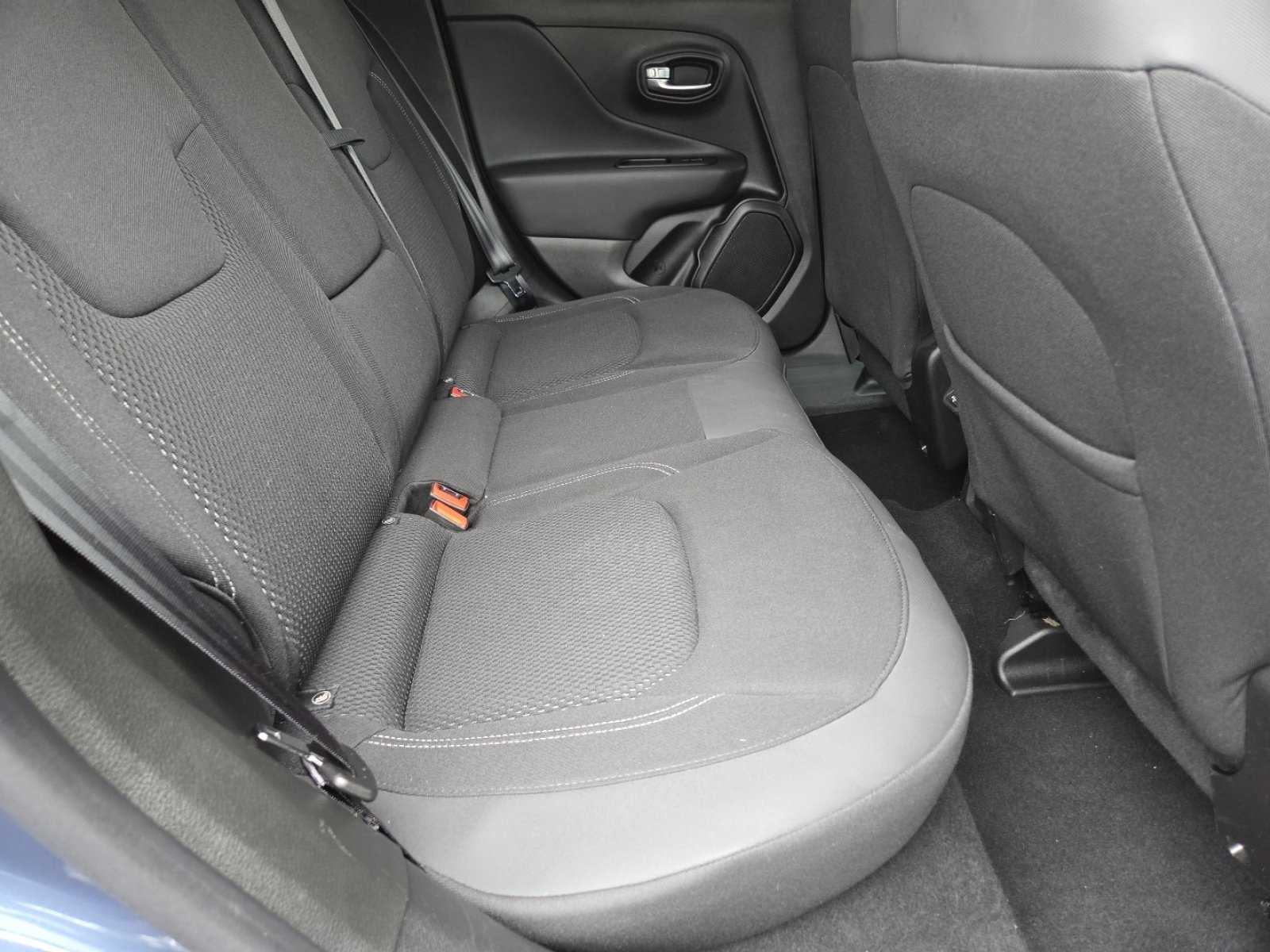 Used 2022 Slate Blue Jeep Altitude image 24