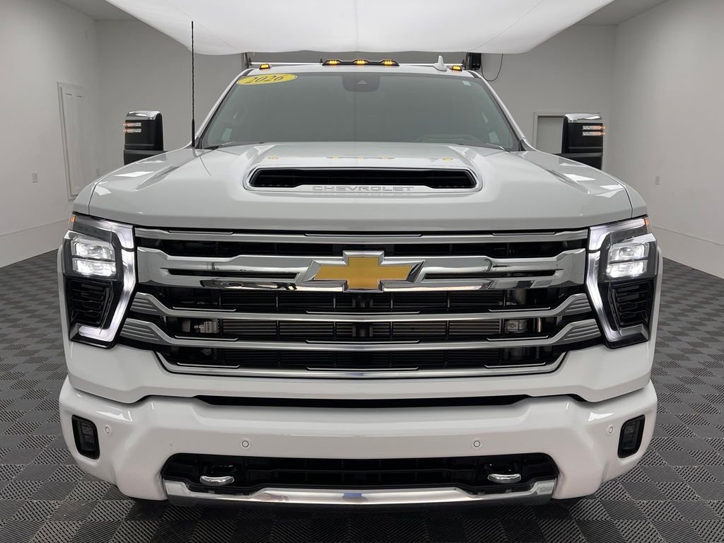 Used 2026 Summit White Chevrolet High Country image 14