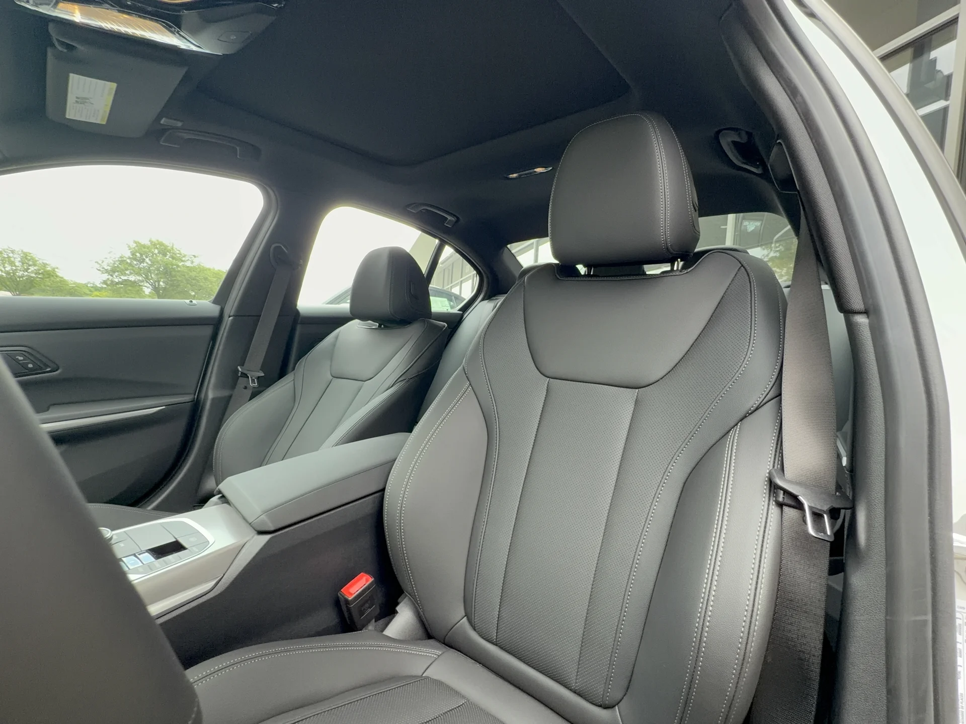 New 2026 Mineral White Metallic BMW xDrive image 10