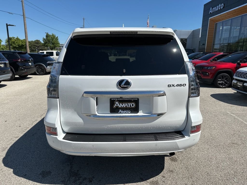Used 2022 White Lexus 460 image 8