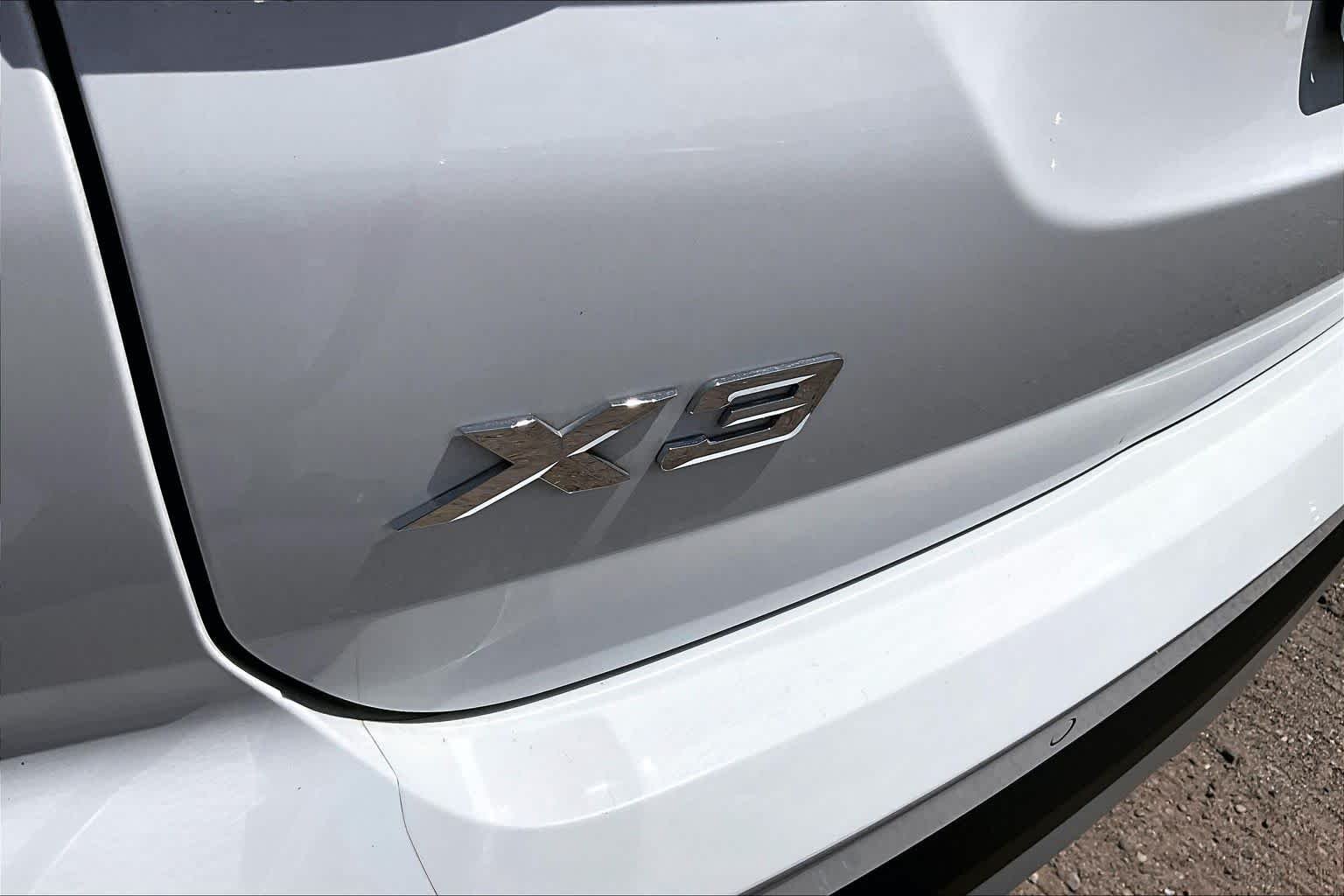 Used 2024 Alpine White BMW xDrive30i image 27