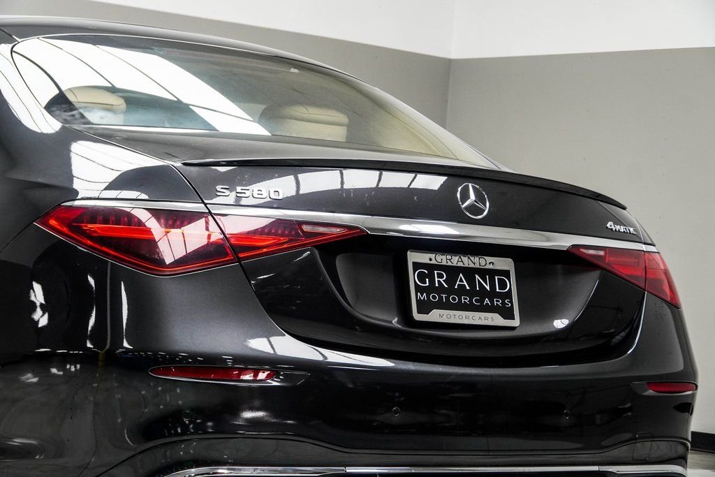 Used 2023 Gray Mercedes-Benz S 580 image 13