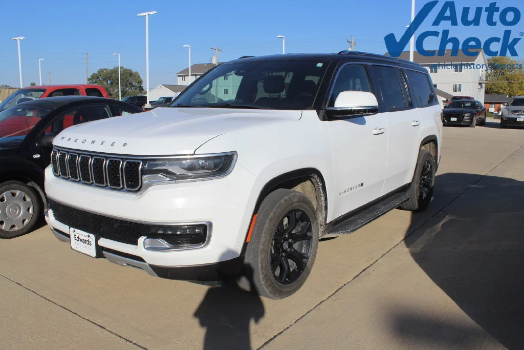Used 2022 White Jeep Series II image 4