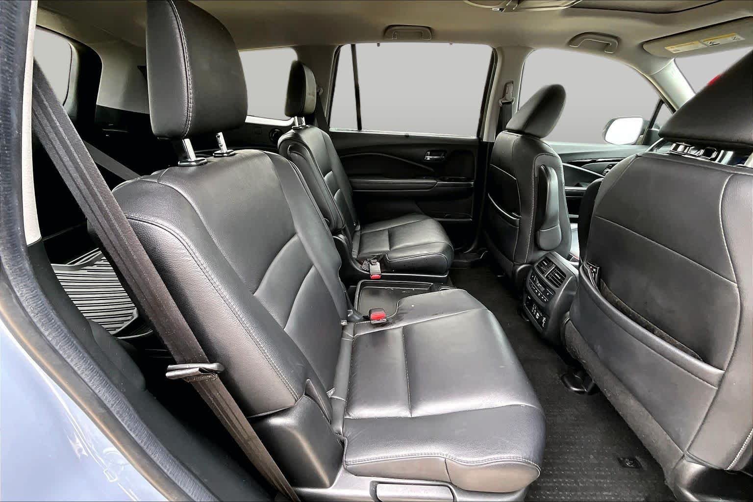 Used 2022 Sonic Gray Pearl Honda Touring 7-Passenger image 20