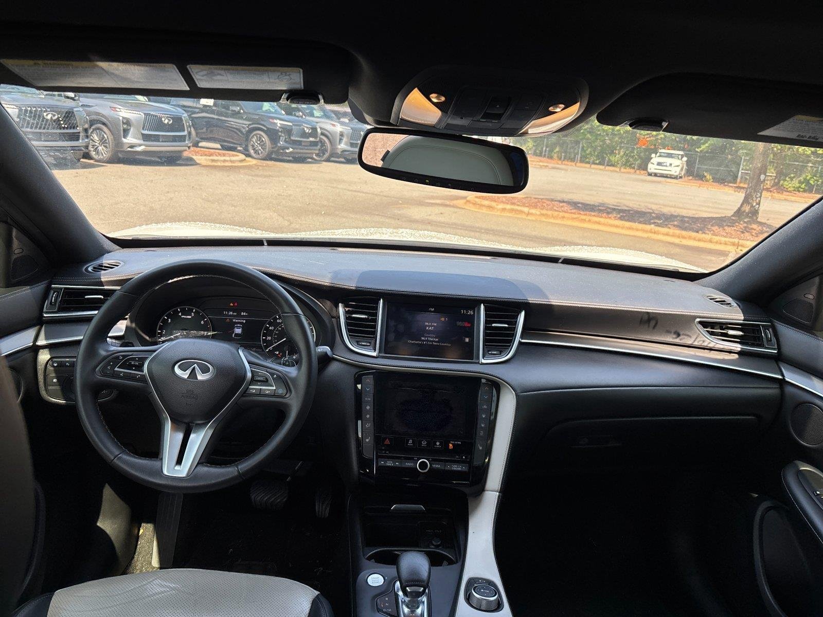 Used 2023 Majestic White INFINITI LUXE image 33