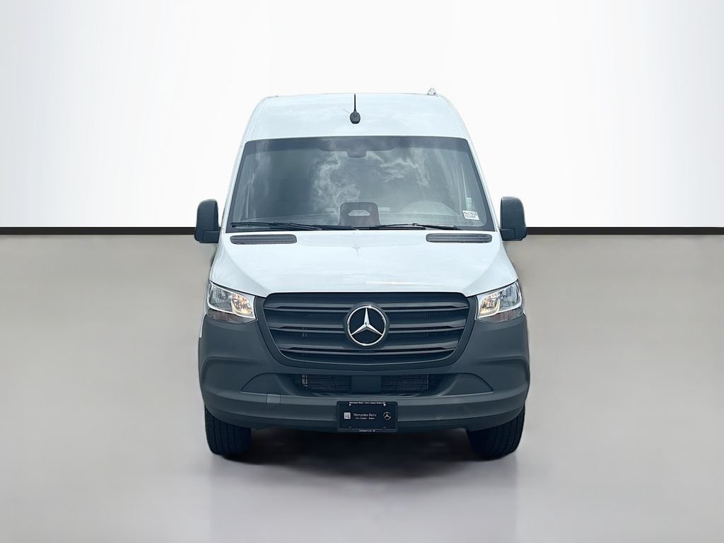 Used 2025 White Mercedes-Benz Cargo 144 WB image 8