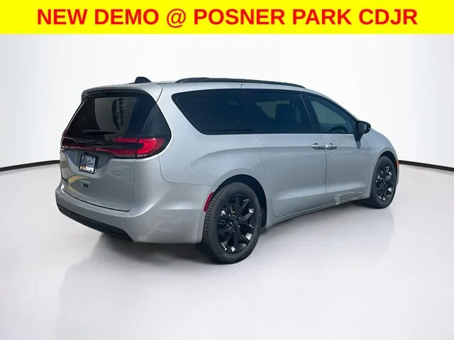 New 2026 Silver Mist Clear-Coat Exterior Paint Chrysler  image 5