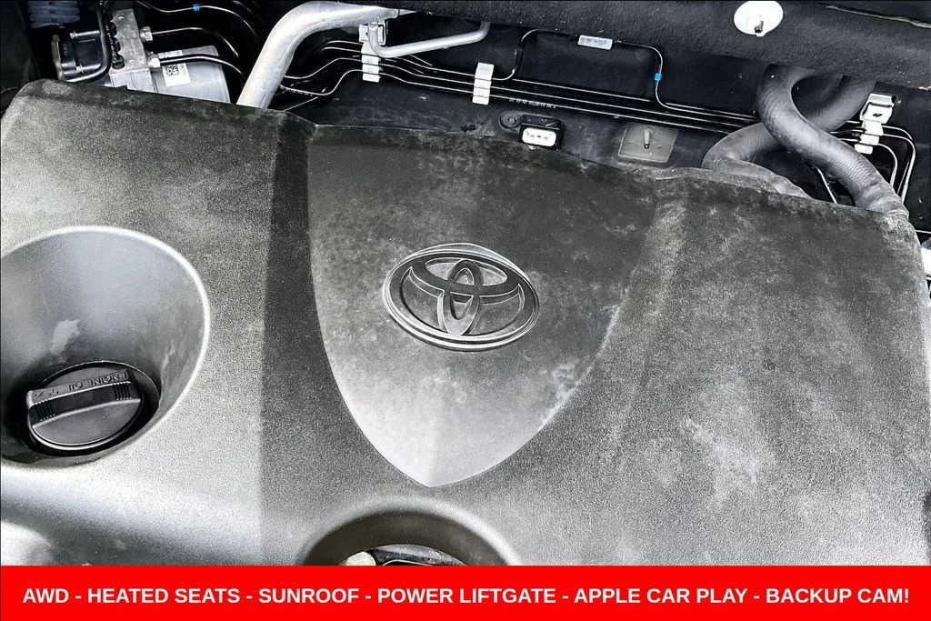 Used 2020 Gray Toyota XLE Premium image 30