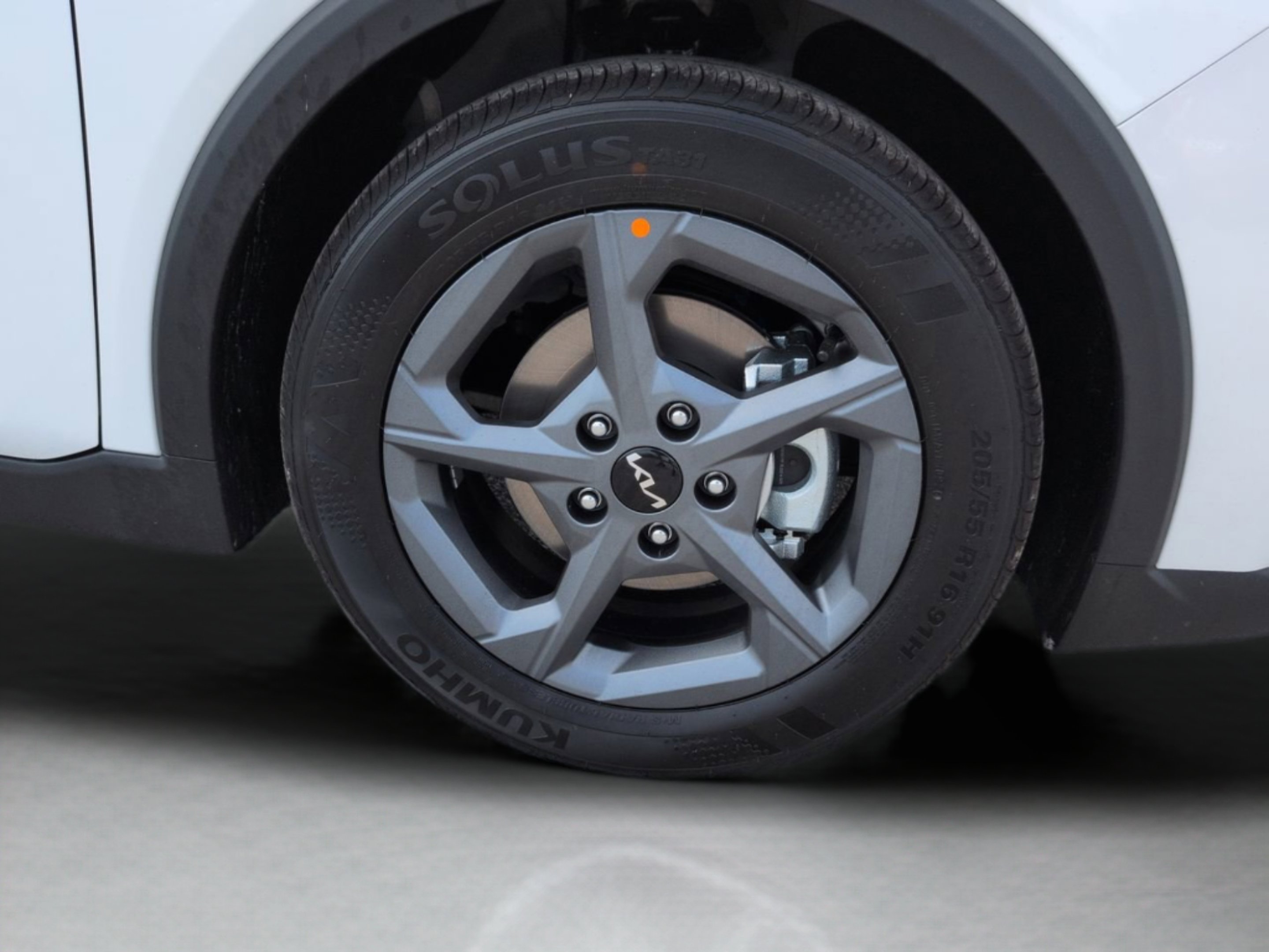 New 2026 Snow White Pearl Kia LXS image 11
