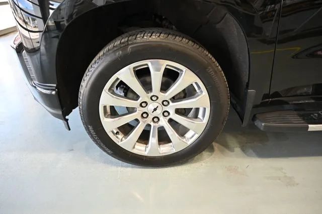 Used 2021 Black Chevrolet High Country image 31