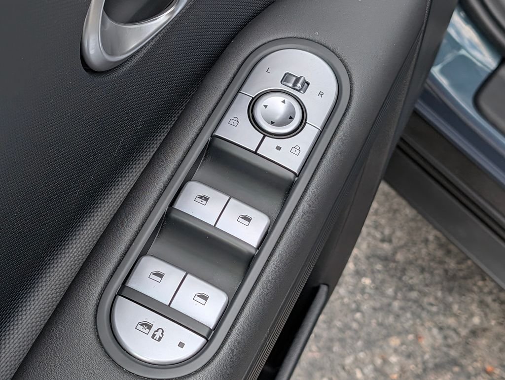 2024 Hyundai IONIQ 5 SE - Photo 17