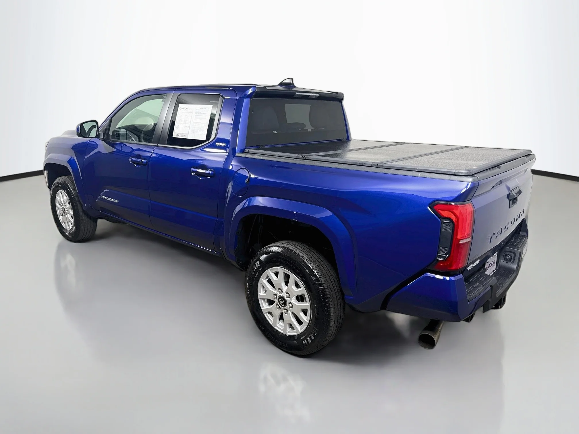 Used 2025 Blue Crush Metallic Toyota SR5 image 5
