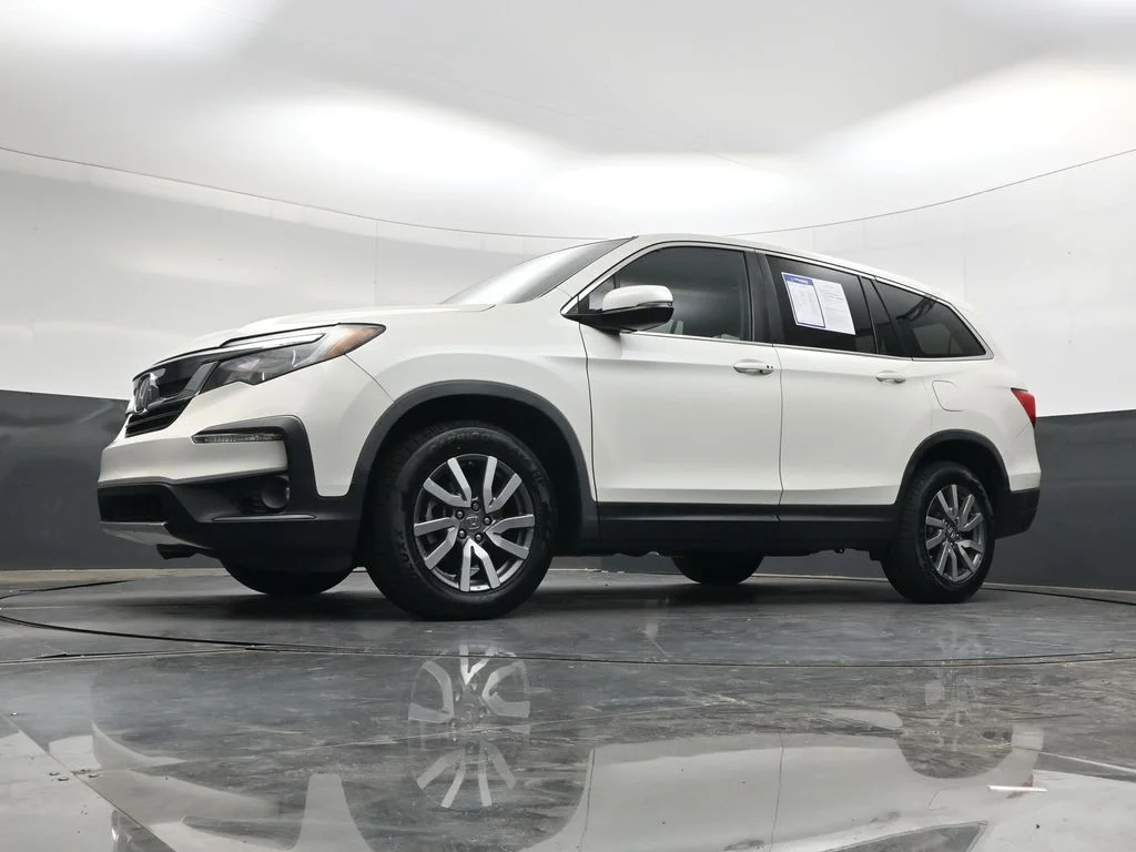 Used 2019 White Diamond Pearl Honda EX image 34