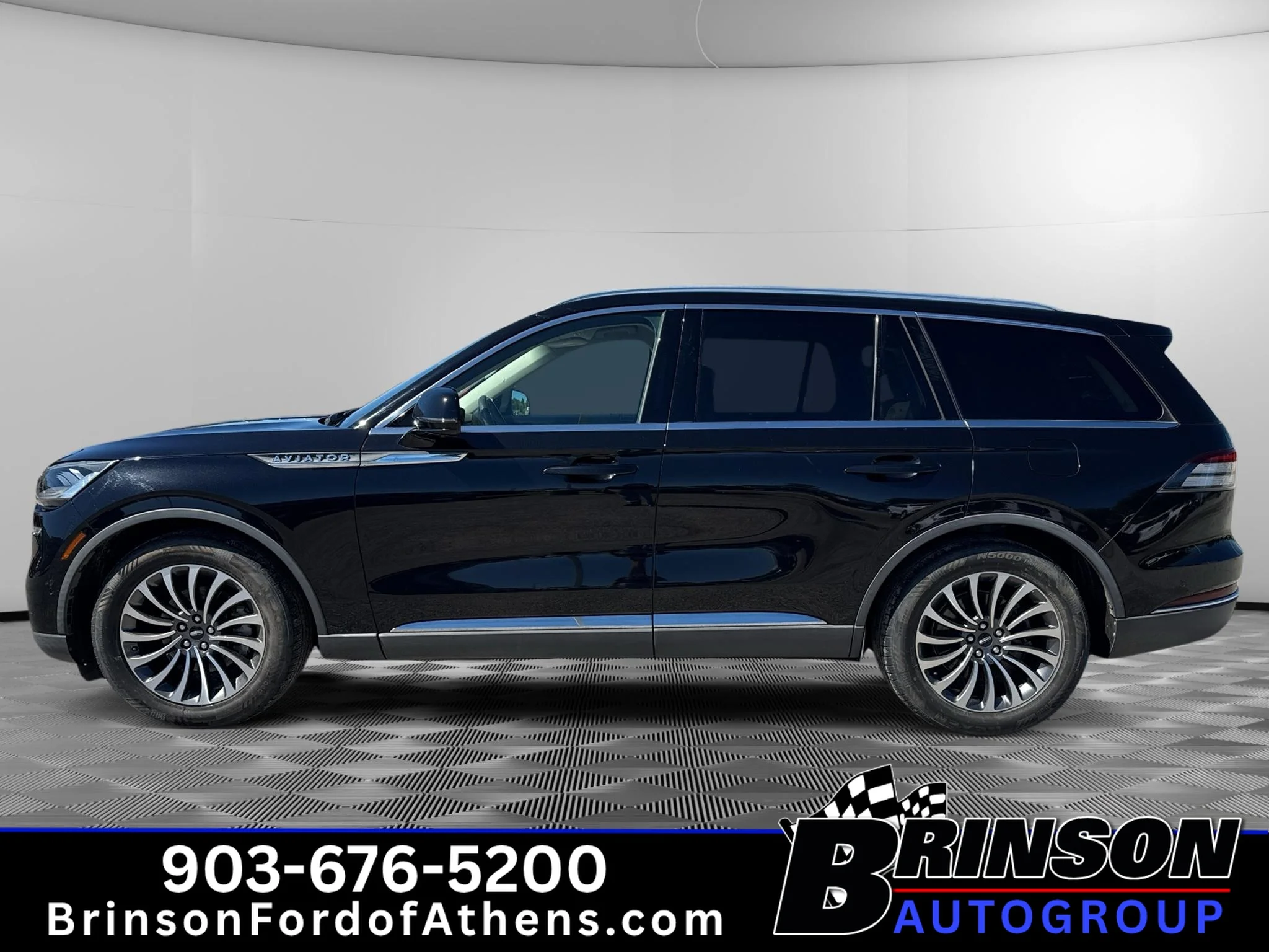 Used 2020 Infinite Black Metallic Lincoln Reserve image 8