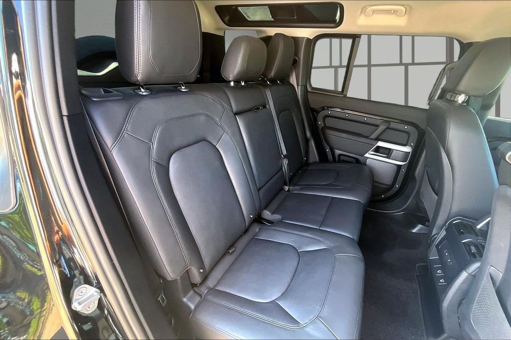 Used 2024 Santorini Black Metallic Land Rover S image 27