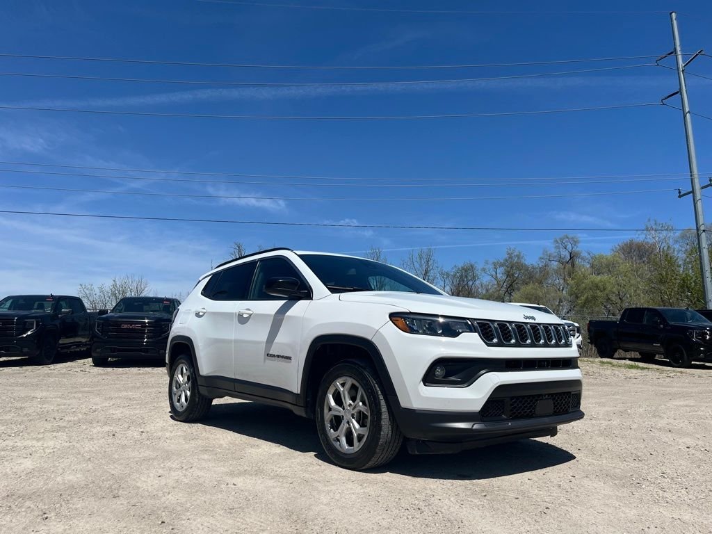 Used 2024 Bright White Clearcoat Jeep Latitude image 5