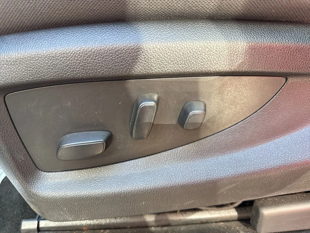Used 2018 Red Chevrolet LT image 24