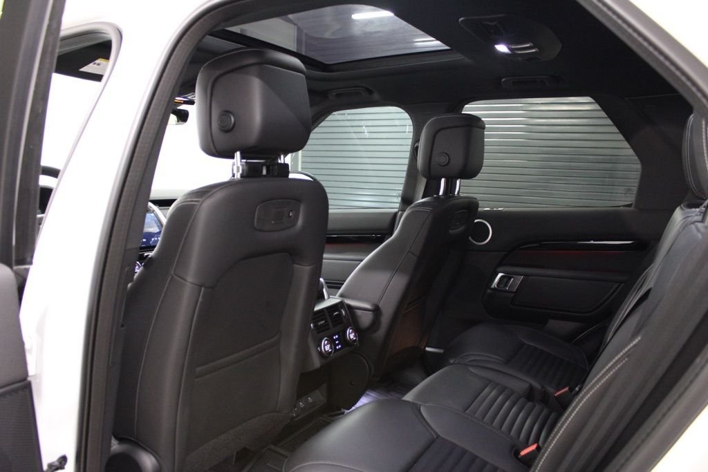 Used 2025 White Land Rover S image 30