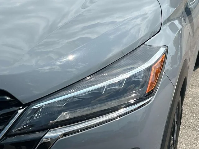 Used 2022 Gray Nissan SR image 9