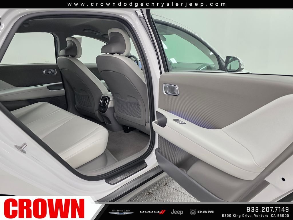 Used 2023 White Hyundai SEL image 15