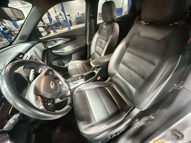 Used 2022 Summit White Chevrolet RS image 17