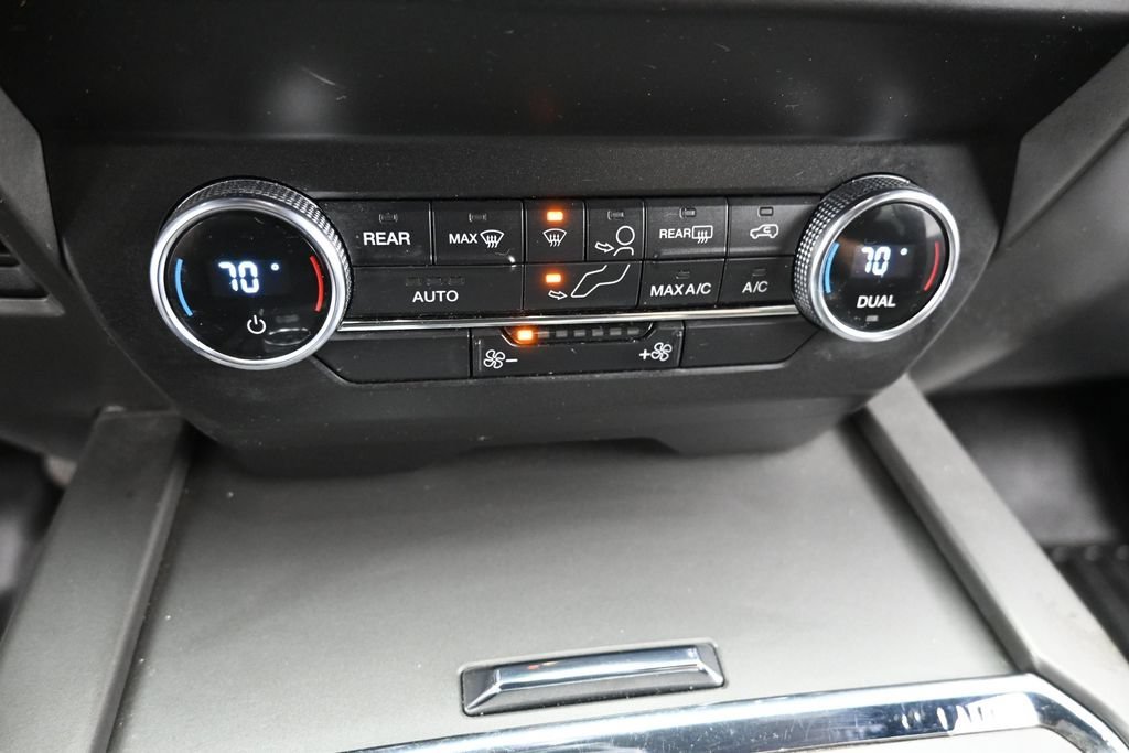 Used 2020 Black Ford XLT image 17