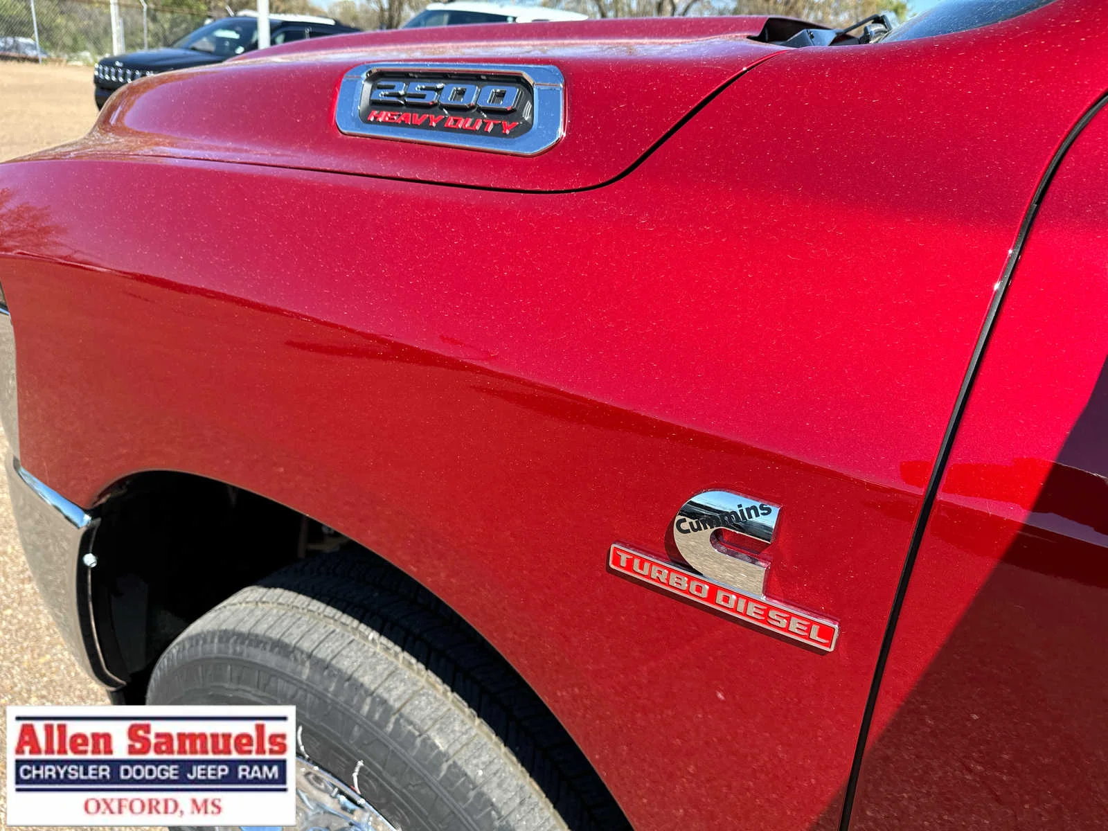 New 2026 Molten Red Pearl-Coat Exterior Paint RAM Tradesman image 53