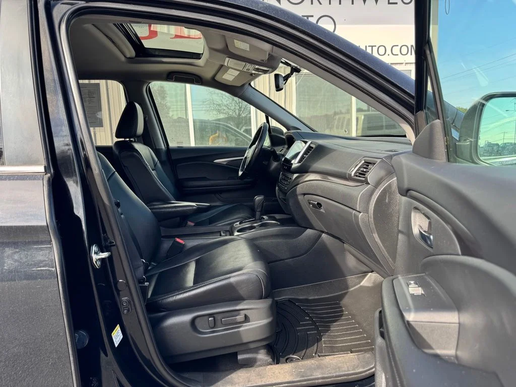 Used 2016 Black Honda EX-L image 13