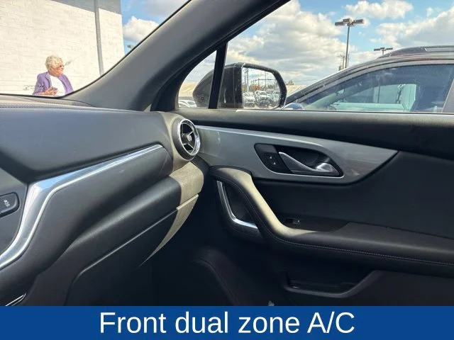 Used 2019 BLACK Chevrolet L image 11