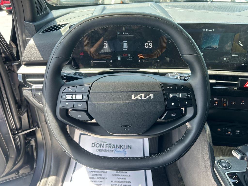 Used 2026 Black Kia X-Line image 17